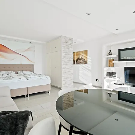 Panoramasuite 81 - See- Und Bergblick Sowie Beheizter Indoor-pool Apartman *